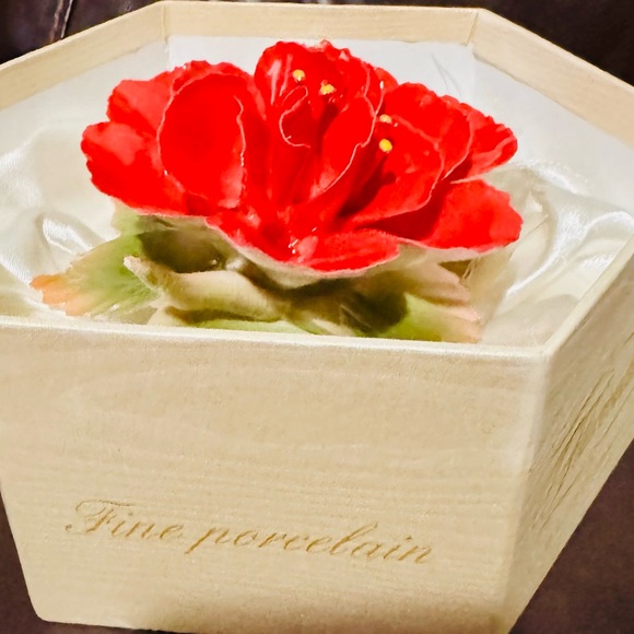 Gorgeous Rose Fine Porcelain🥰 - Picture 2 of 8